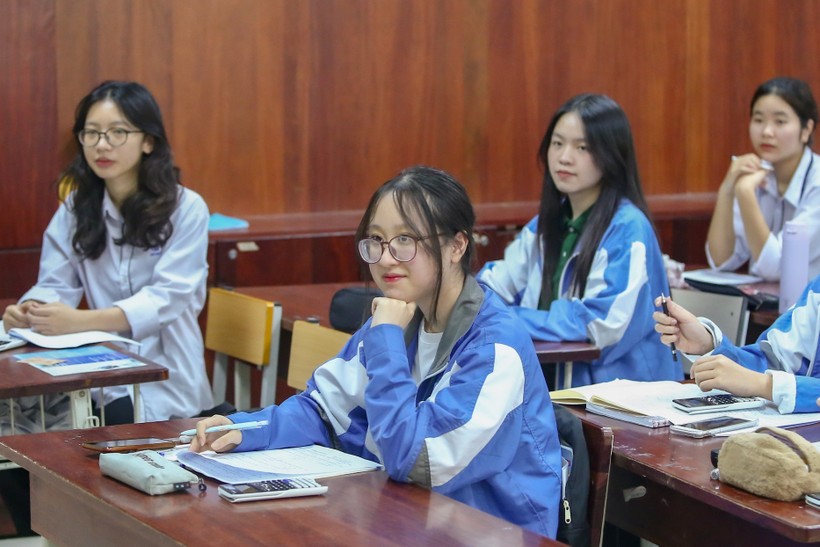 Học sinh lớp 12 trường THPT Chuyên Bắc Ninh tập trung ôn tập hướng đến kỳ thi tốt nghiệp THPT.