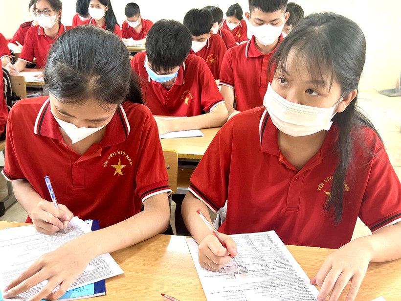 Học sinh lớp 9 trường THCS Nguyễn Khắc Nhu (TP Bắc Giang) ôn tập chuẩn bị cho kỳ thi tuyển sinh vào lớp 10.