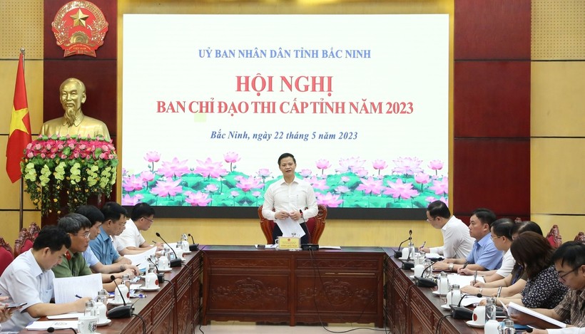 Ông Vương Quốc Tuấn - Phó Chủ tịch Thường trực UBND tỉnh Bắc Ninh chủ trì hội nghị Ban Chỉ đạo thi cấp tỉnh năm 2023.