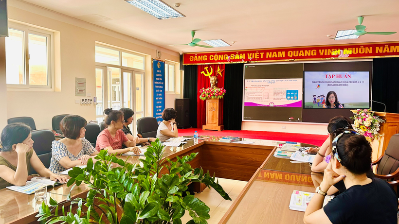Giáo viên dự tập huấn, bồi dưỡng sử dụng SGK môn Khoa học lớp 4 - Bộ sách Cánh Diều theo Chương trình GDPT năm 2018.