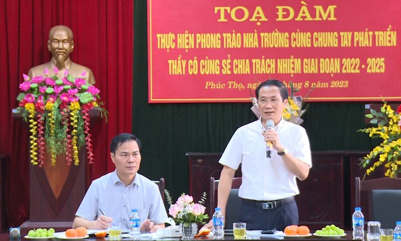 Phạm Ngọc Anh - Trưởng phòng GD&ĐT quận Cầu Giấy, phát biểu tại hội nghị.