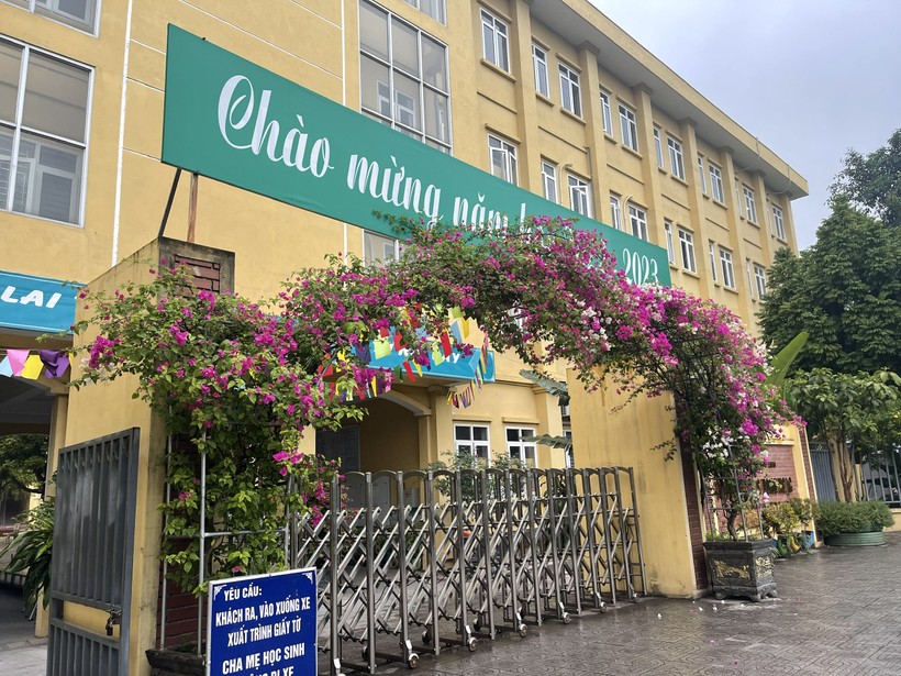 Trường THCS Đông Ngạc (quận Bắc Từ Liêm, Hà Nội).