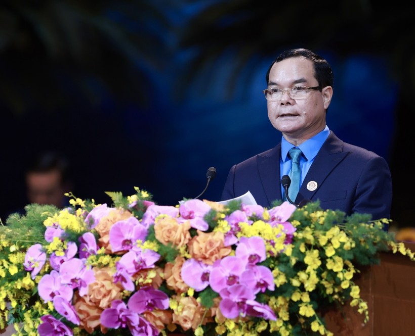 Ông Nguyễn Đình Khang phát biểu tại Đại hội.