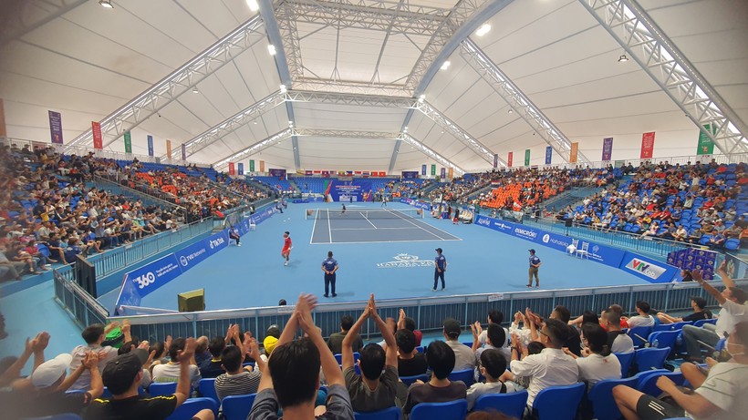Cụm sân Tennis Hanaka Paris Ocean Park đạt tiêu chuẩn quốc tế có vinh dự được đăng cai nhiều giải đấu uy tín của khu vực và châu lục.