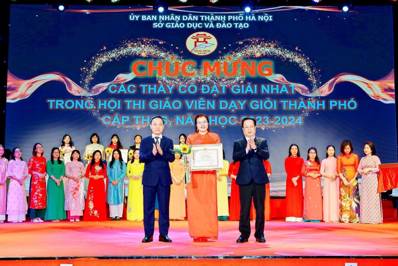 Cô giáo Trương Thị Tuyết Mai (trường THCS Bế Văn Đàn) đạt giải Nhất môn Ngữ văn trong Hội thi giáo viên dạy giỏi Thành phố cấp THCS, năm học 2023-2024.