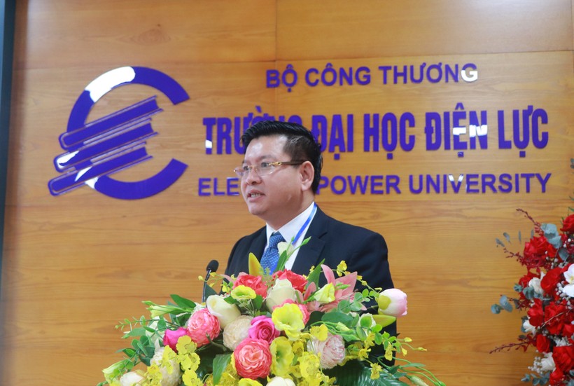 PGS.TS Đinh Văn Châu, Quyền Hiệu trưởng Trường Đại học Điện lực phát biểu.
