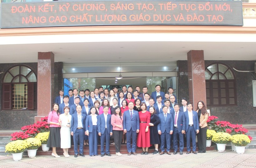 Toàn thể cán bộ, công chức, người lao động cơ quan Sở GDĐT Bắc Ninh.