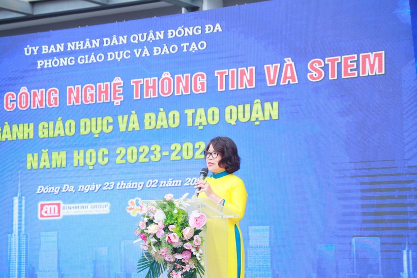 Bà Trịnh Đan Ly - Trưởng phòng GD&amp;ĐT quận Đống Đa phát biểu.
