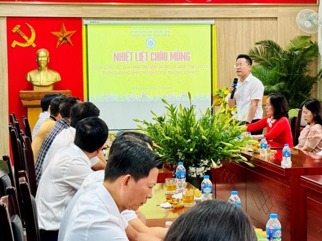 TS. Lê Đức Thuận - Trưởng phòng GD&amp;ĐT quận Ba Đình chia sẻ tại buổi thăm quan.