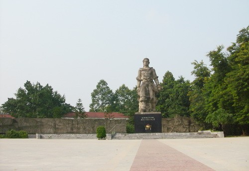 Tượng đài Quang Trung tại khu vực Gò Đống Đa