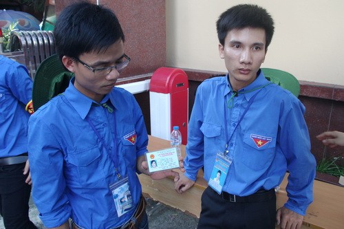 Sinh viên tình nguyện nhặt được chứng minh thư của thí sinh Hoàng Thị Ngọc