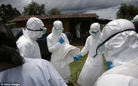 Lo ngại virus Ebola có thể lây truyền qua không khí