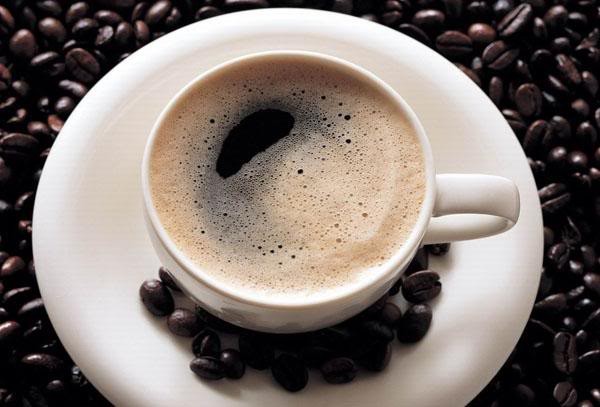 Lợi và hại của caffeine với sức khỏe