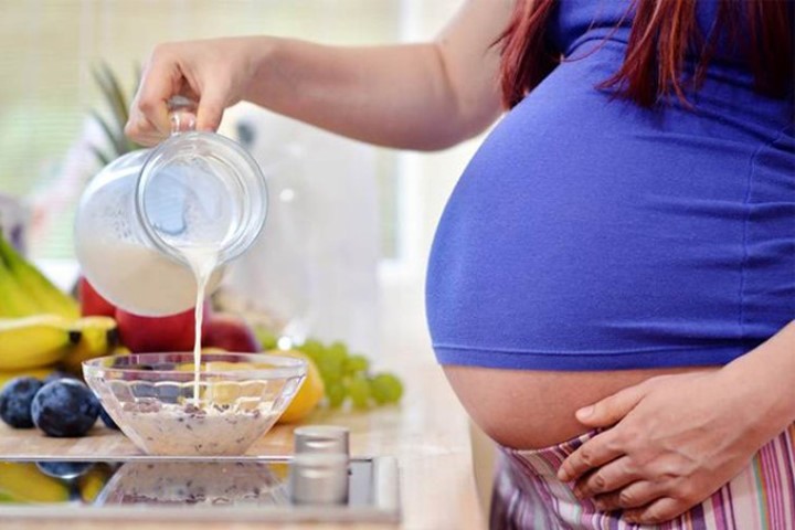 Mách mẹ bầu cách bổ sung dinh dưỡng cho nước ối hiệu quả