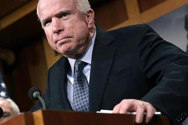 Thượng nghị sỹ John McCain can ngăn ông Trump khôi phục việc tra tấn