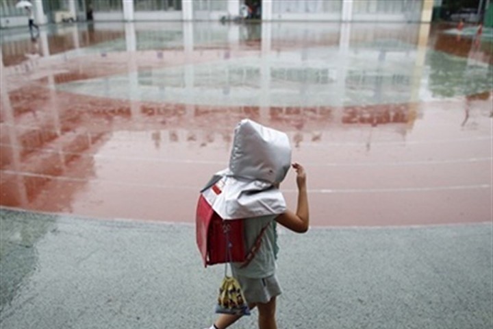 Vì sao cha mẹ Nhật yên tâm để trẻ tự đi bộ đến trường?