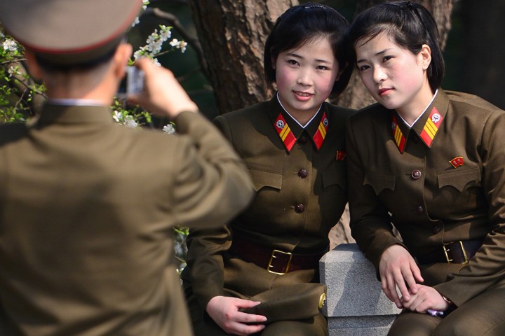 Vẻ đẹp bất ngờ của các nữ quân nhân Triều Tiên