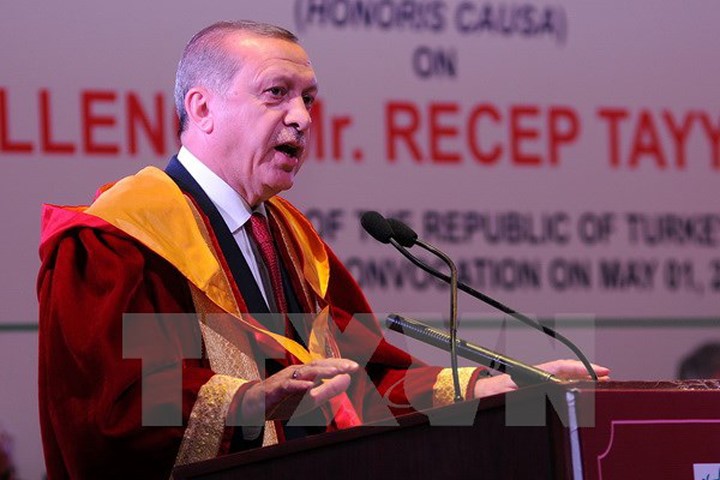 Tổng thống Thổ Nhĩ kỳ Tayyip Erdogan phát biểu trong một sự kiện ở New Delhi, Ấn Độ. (Nguồn: EPA/TTXVN)