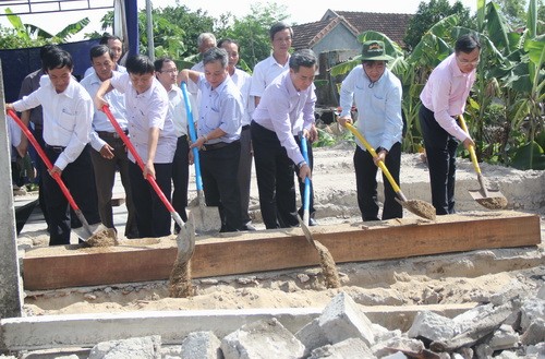 Lễ khởi công xây dựng nhà tình nghĩa cho Mẹ Việt Nam anh hùng Nguyễn Thị Lự