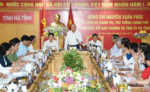 Thủ tướng Nguyễn Xuân Phúc: “Tôi đánh giá cao, biểu dương tinh thần năng động, vượt khó của Hà Tĩnh”. Ảnh: VGP.