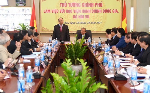 Thủ tướng Nguyễn Xuân Phúc: Học viện Hành chính Quốc gia cần đi đầu trong việc thực hiện Nghị quyết 39 của Bộ Chính trị về tinh giản biên chế và cơ cấu lại đội ngũ cán bộ, công chức, viên chức