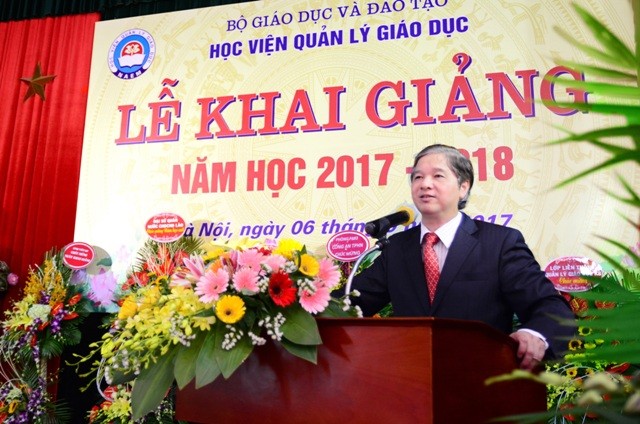GS.TS Phạm Quang Trung phát biểu tại lễ khai giảng năm học 2017-2018.