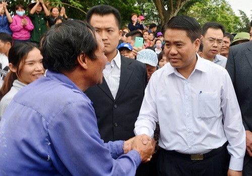 Chủ tịch UBND Thành Phố Hà Nội Nguyễn Đức Chung có cuộc đối thoại thành công với nhân dân xã Đồng Tâm.