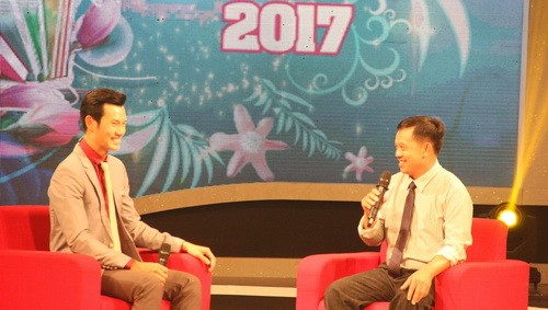 Thầy Phạm Quốc Tuấn giao lưu với khán giả trong Chương trình "Thay lời tri ân" 2017