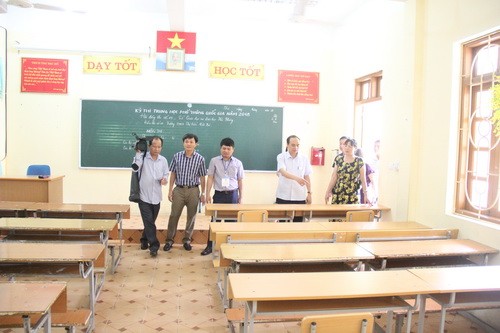 Một phòng thi của điểm thi số 7- Trường THCS Thị trấn Cát Bà