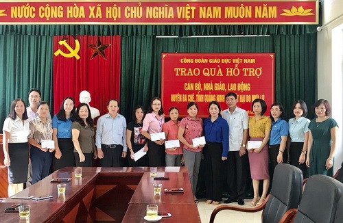 Công đoàn Giáo dục Việt Nam hỗ trợ các tập thể, giáo viên huyện Ba Chẽ (Quảng Ninh)
