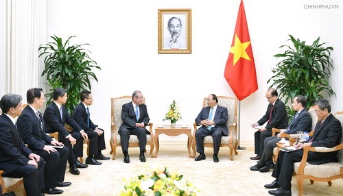 Thủ tướng Nguyễn Xuân Phúc tiếp ông Koichi Miyata