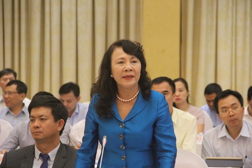 Thứ trưởng Nguyễn Thị Nghĩa trả lời câu hỏi của báo chí tại buổi họp báo