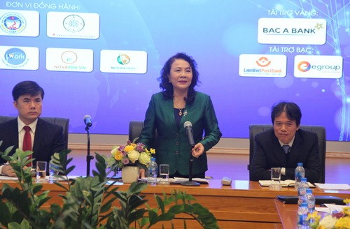 Thứ trưởng Nguyễn Thị Nghĩa chủ trì buổi gặp gỡ báo chí