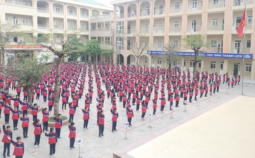 Học sinh Trường THCS Lê Quý Đôn trong giờ sinh hoạt tập thể