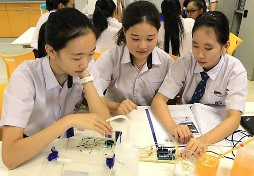 Từ những định hướng đóng vai trò cốt lõi của Hiệu trưởng, học sinh Singapore luôn đạt thành tích và hiệu quả cao