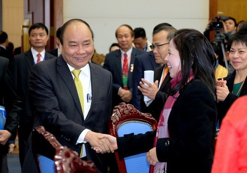 Thủ tướng Nguyễn Xuân Phúc thân mật tiếp đoàn kiều bào Việt Nam