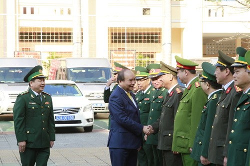 Thủ tướng Nguyễn Xuân Phúc đến thăm, chúc Tết lực lượng vũ trang TP. Đà Nẵng. Ảnh: VGP