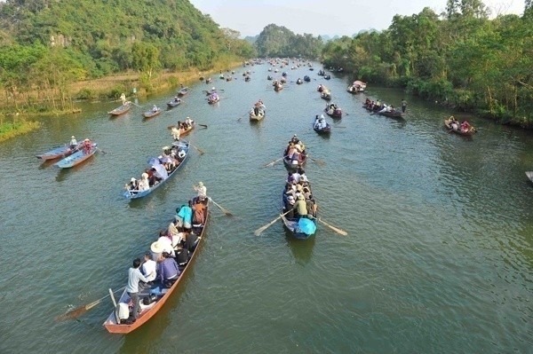 Năm nay, Ban Tổ chức lễ hội chùa Hương chỉ cho phép các đò thường chạy trên suối Yến