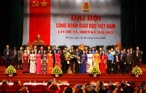 Ban chấp hành Công đoàn Giáo dục Việt Nam khóa XV, nhiệm kỳ 2018-2023 ra mắt Đại hội