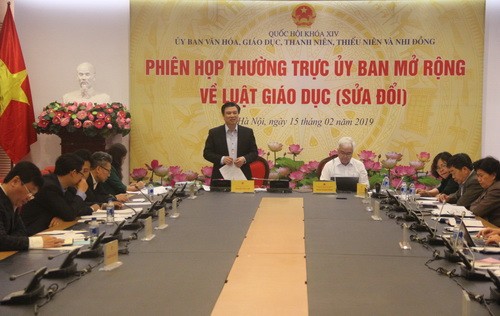 Thứ trưởng Nguyễn Hữu Độ phát biểu tại phiên họp