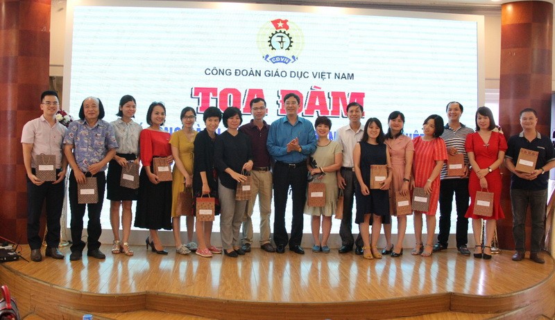 TS Vũ Minh Đức chúc mừng các phóng viên nhà báo nhân kỷ niệm 94 năm Ngày báo chí Cách mạng Việt Nam 21/6/2019