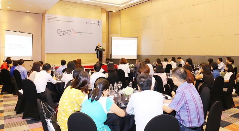 Hội thảo tại Hà Nội thu hút sự tham gia của nhiều doanh nghiệp và người làm trong lĩnh vực tài chính, kế toán và kinh doanh.
