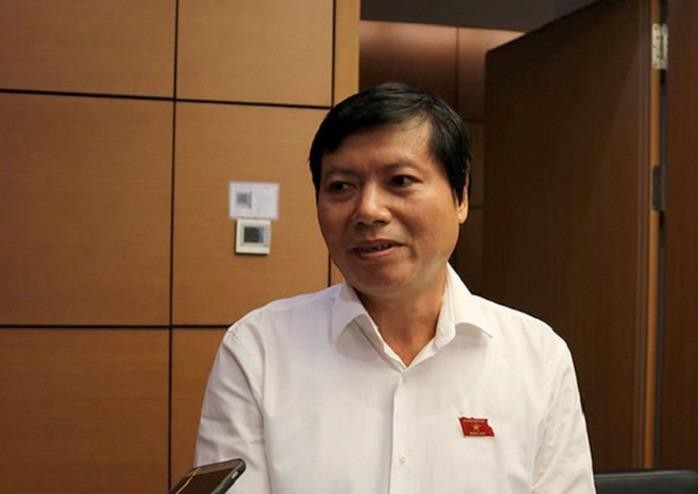 Ông Trần Đăng Ninh trả lời báo chí tại hành lang Quốc hội