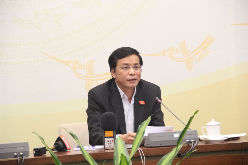 Tổng thư ký của Quốc hội Nguyễn Hạnh Phúc thông tin với báo chí về kết quả lựa chọn các nhóm vấn đề chất vấn.