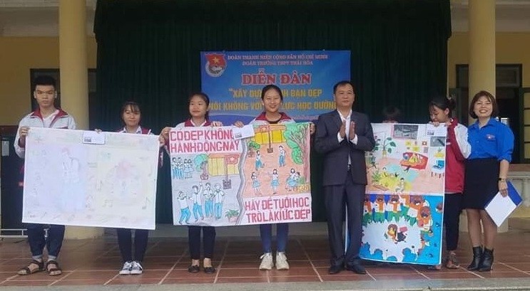 Trường THPT Thái Hòa tổ chức Ngoại khóa “Diễn đàn xây dựng tình bạn đẹp, nói không với bạo lực học đường”.