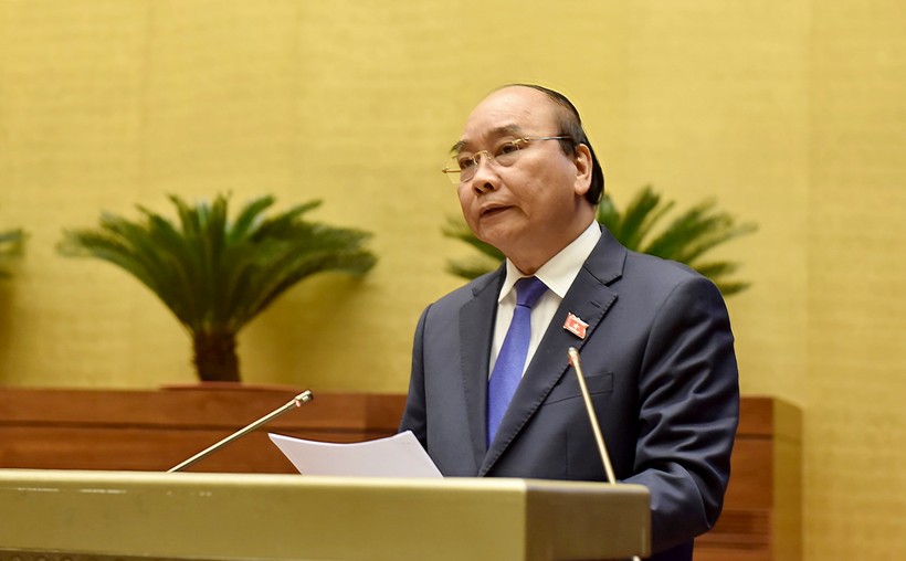 Thủ tướng Chính phủ Nguyễn Xuân Phúc làm rõ thêm một số vấn đề liên quan thuộc trách nhiệm của Chính phủ và trực tiếp trả lời chất vấn của đại biểu Quốc hội. Ảnh: VGP