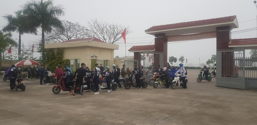 Sáng nay (8/3), gần 400 học sinh Trường THPT Thanh Miện (Hải Dương) đã trở lại trường học tập. Ảnh: Nhà trường cung cấp.