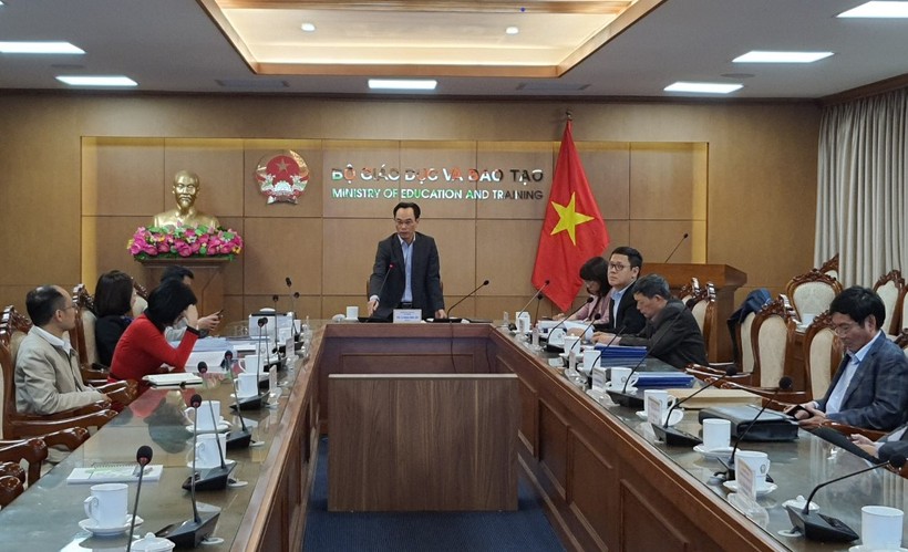 Thứ trưởng Hoàng Minh Sơn phát biểu tại cuộc họp.