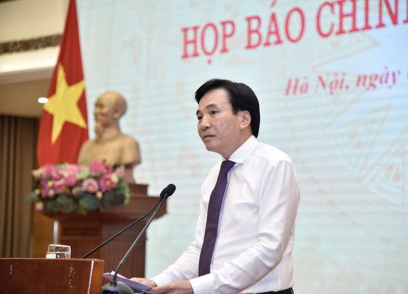 Bộ trưởng, Chủ nhiệm Văn phòng Chính phủ, Người phát ngôn của Chính phủ Trần Văn Sơn phát biểu tại họp báo