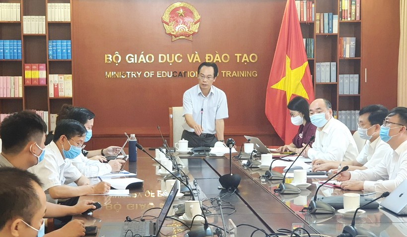 Thứ trưởng Bộ GD&ĐT Hoàng Minh Sơn phát biểu tại buổi toạ đàm